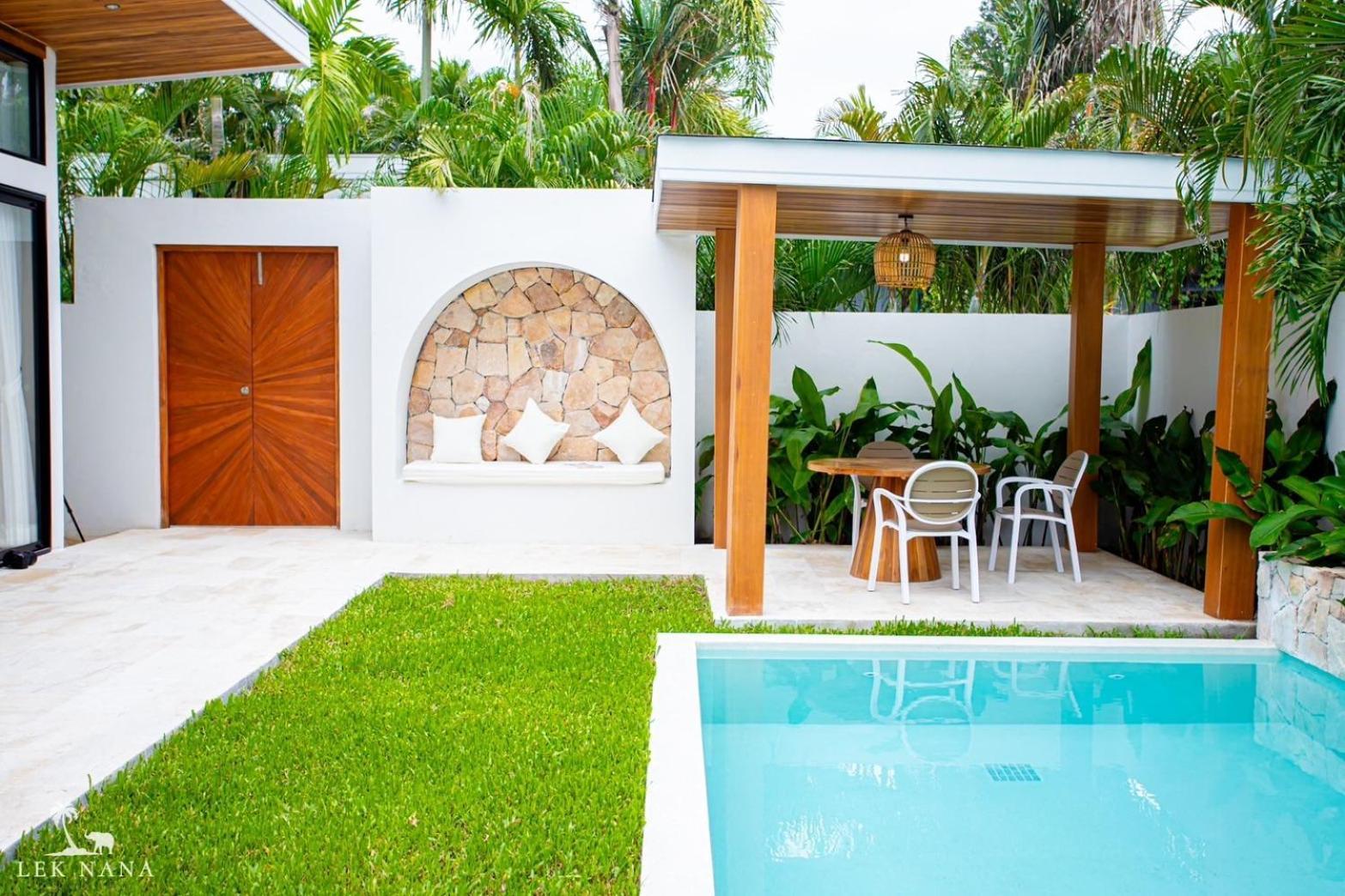 Lek Nana Pool Koh Samui *